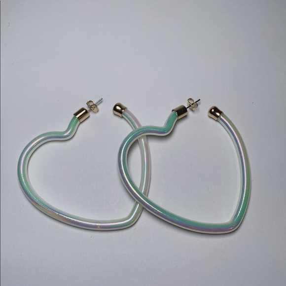 Heart shape hoop earrings - Picture 3 of 3